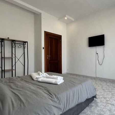 Corso Novara - 8 Posti Letto E Self Check-In Vicino La Stazione Centrale Di Napoli 外观 照片