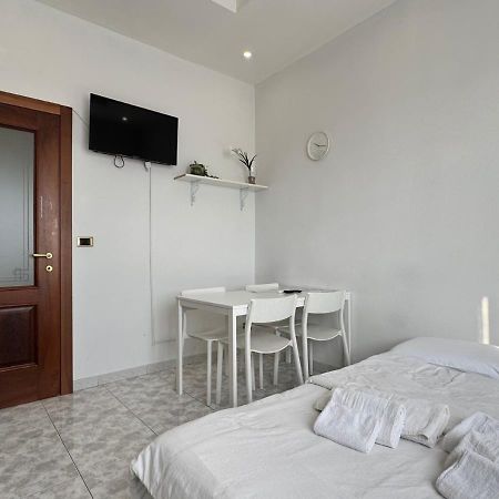 Corso Novara - 8 Posti Letto E Self Check-In Vicino La Stazione Centrale Di Napoli 外观 照片