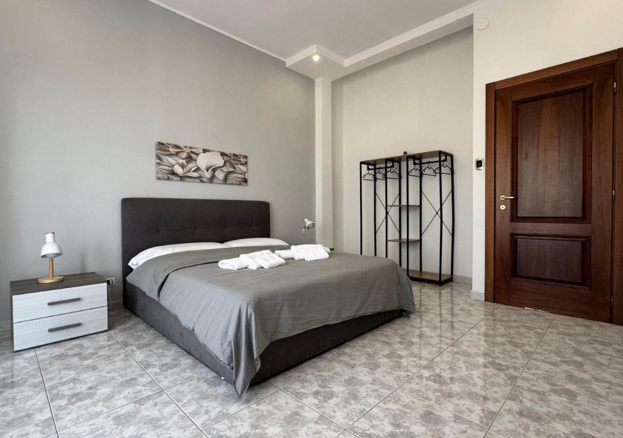 Corso Novara - 8 Posti Letto E Self Check-In Vicino La Stazione Centrale Di Napoli 外观 照片